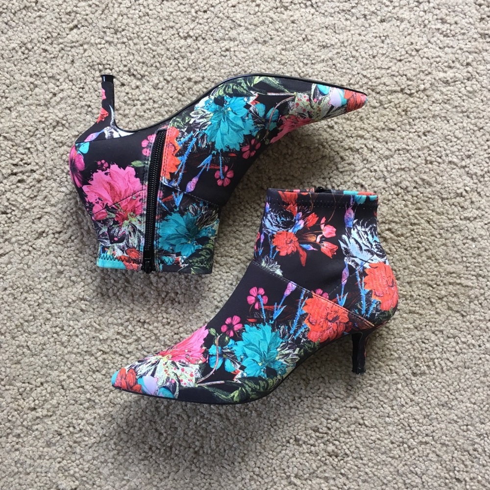 Steve Madden Vida Ankle Boots